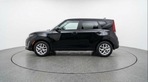 Fusion Black 2025 Kia Soul LX