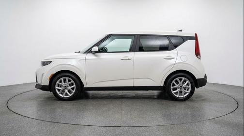 Snow White Pearl 2025 Kia Soul LX