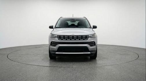 Silver Zynith Metallic Clearcoat 2025 Jeep Compass Limited