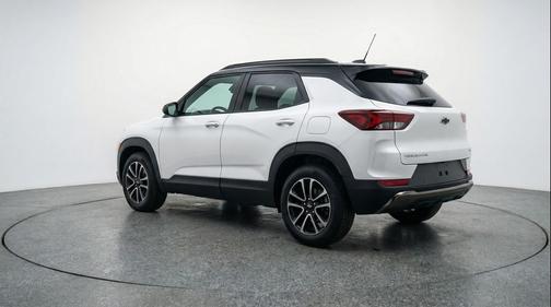 Summit White 2025 Chevrolet Trailblazer LT