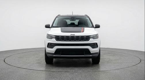 Bright White Clearcoat 2025 Jeep Compass Trailhawk
