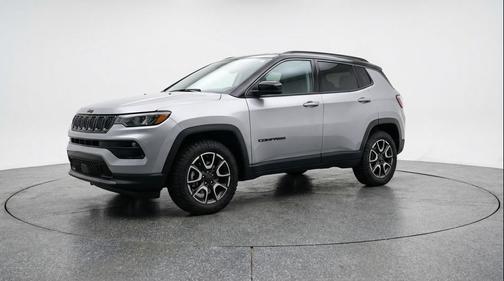 Silver Zynith Metallic Clearcoat 2025 Jeep Compass Trailhawk