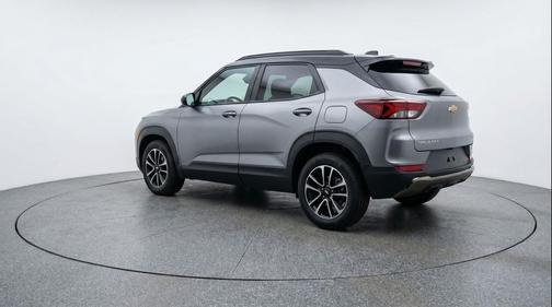 Sterling Gray Metallic 2025 Chevrolet Trailblazer LT