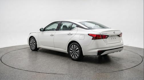 Glacier White 2025 Nissan Altima SV FWD
