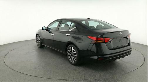 Super Black 2025 Nissan Altima SV FWD