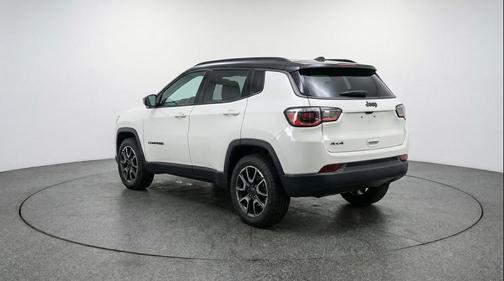 Bright White Clearcoat 2025 Jeep Compass Trailhawk