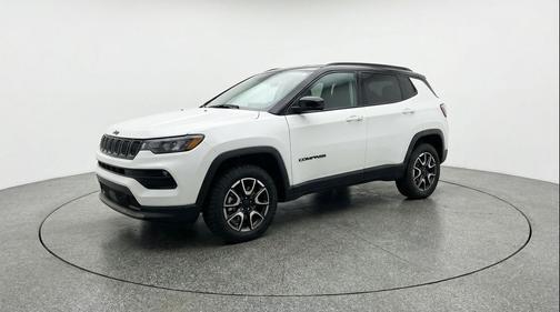 Bright White Clearcoat 2025 Jeep Compass Trailhawk