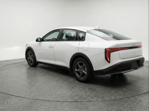 Snow White Pearl 2025 Kia K4 LXS
