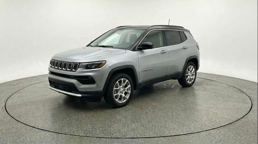 Silver Zynith Metallic Clearcoat 2025 Jeep Compass Limited