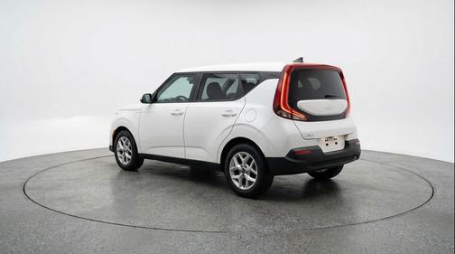 Snow White Pearl 2025 Kia Soul LX