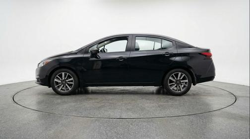 Super Black 2025 Nissan Versa 1.6 SV