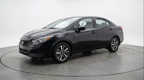 Super Black 2025 Nissan Versa 1.6 SV