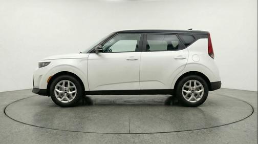 Snow White Pearl 2025 Kia Soul LX