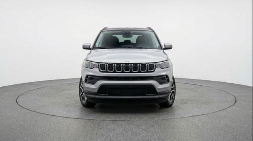 Silver Zynith Metallic Clearcoat 2025 Jeep Compass Limited