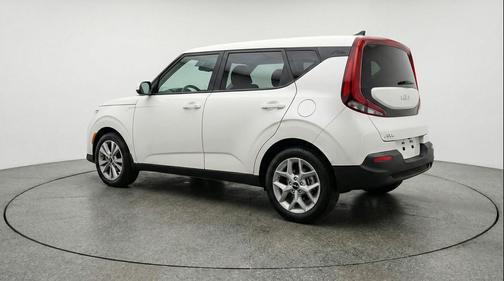 Snow White Pearl 2025 Kia Soul LX