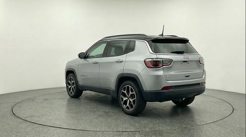 Silver Zynith Metallic Clearcoat 2025 Jeep Compass Limited