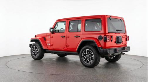 Firecracker Red Clearcoat 2025 Jeep Wrangler 4-Door Sahara 4x4