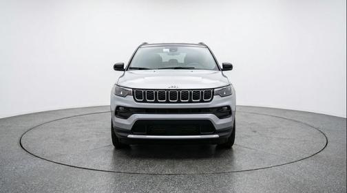 Silver Zynith Metallic Clearcoat 2025 Jeep Compass Limited