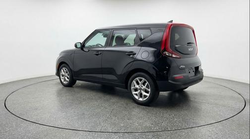 Fusion Black 2025 Kia Soul LX