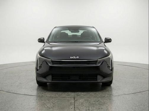 Aurora Black Pearl 2025 Kia K4 LXS
