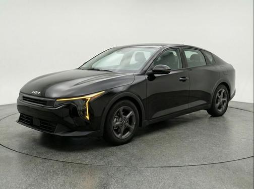 Aurora Black Pearl 2025 Kia K4 LXS
