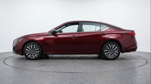 Garnet Pearl Metallic 2025 Nissan Altima SV FWD