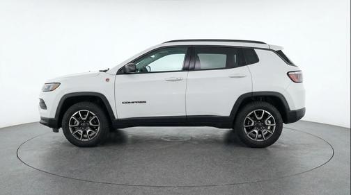 Bright White Clearcoat 2025 Jeep Compass Trailhawk