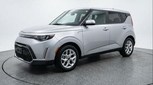 Steel Gray 2025 Kia Soul LX