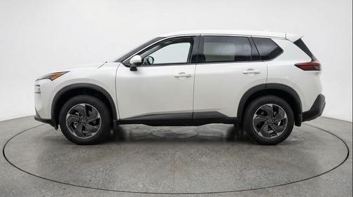 Everest White Pearl Tricoat 2025 Nissan Rogue SV