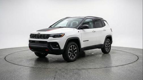 Bright White Clearcoat 2025 Jeep Compass Trailhawk