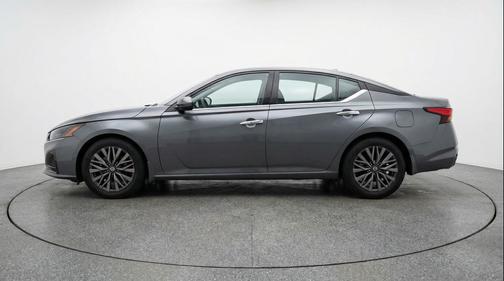 Gun Metallic 2025 Nissan Altima SV FWD