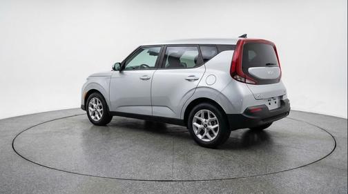 Gravity Gray 2025 Kia Soul LX