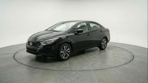 Super Black 2025 Nissan Versa 1.6 SV