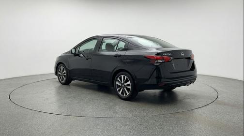 Super Black 2025 Nissan Versa 1.6 SV