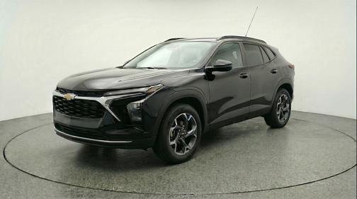 Mosaic Black Metallic 2025 Chevrolet Trax LT