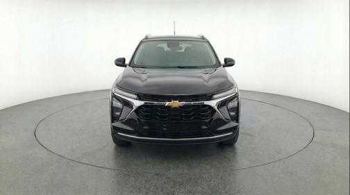 Mosaic Black Metallic 2025 Chevrolet Trax LT
