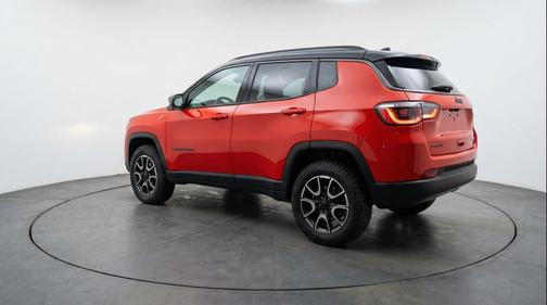Red Hot Pearlcoat 2025 Jeep Compass Trailhawk