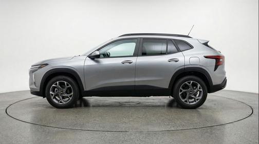 Sterling Gray Metallic 2025 Chevrolet Trax LT