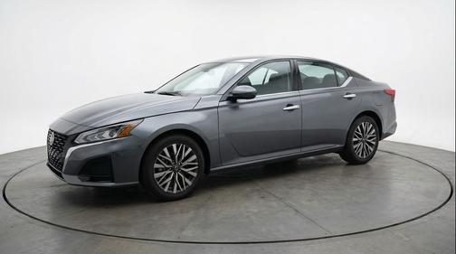 Gun Metallic 2025 Nissan Altima SV FWD
