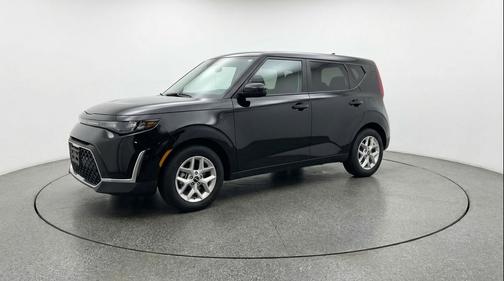 Fusion Black 2025 Kia Soul LX