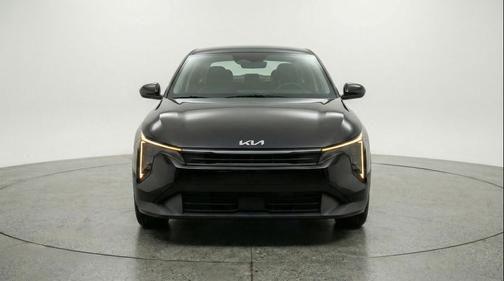 Aurora Black Pearl 2025 Kia K4 LXS