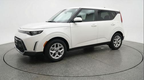 Snow White Pearl 2025 Kia Soul LX
