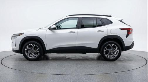 Summit White 2025 Chevrolet Trax LT
