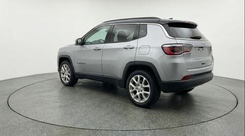 Silver Zynith Metallic Clearcoat 2025 Jeep Compass Limited