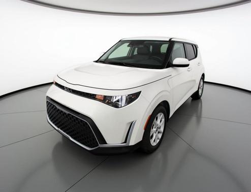 Snow White Pearl 2025 Kia Soul LX