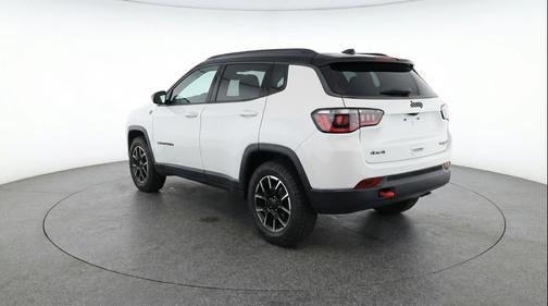 Bright White Clearcoat 2025 Jeep Compass Trailhawk