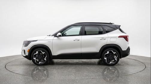Snow White Pearl 2025 Kia Seltos S