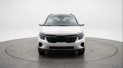 Snow White Pearl 2025 Kia Seltos S