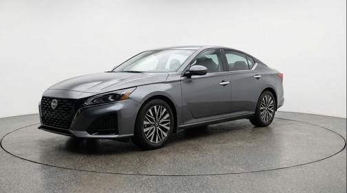 Gun Metallic 2025 Nissan Altima SV FWD