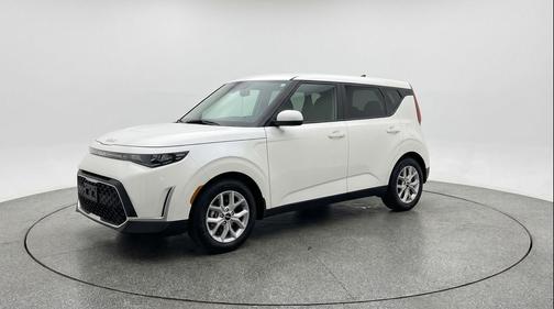 Snow White Pearl 2025 Kia Soul LX